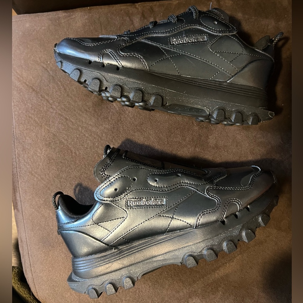 Reebok Classic x Cardi B Leather “Core Black/Dark Silver" women’s 8 - Picture 3 of 14